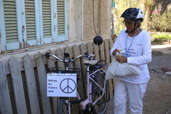 Swedish cyclist pedals to Egypt to raise climate awareness AP News
